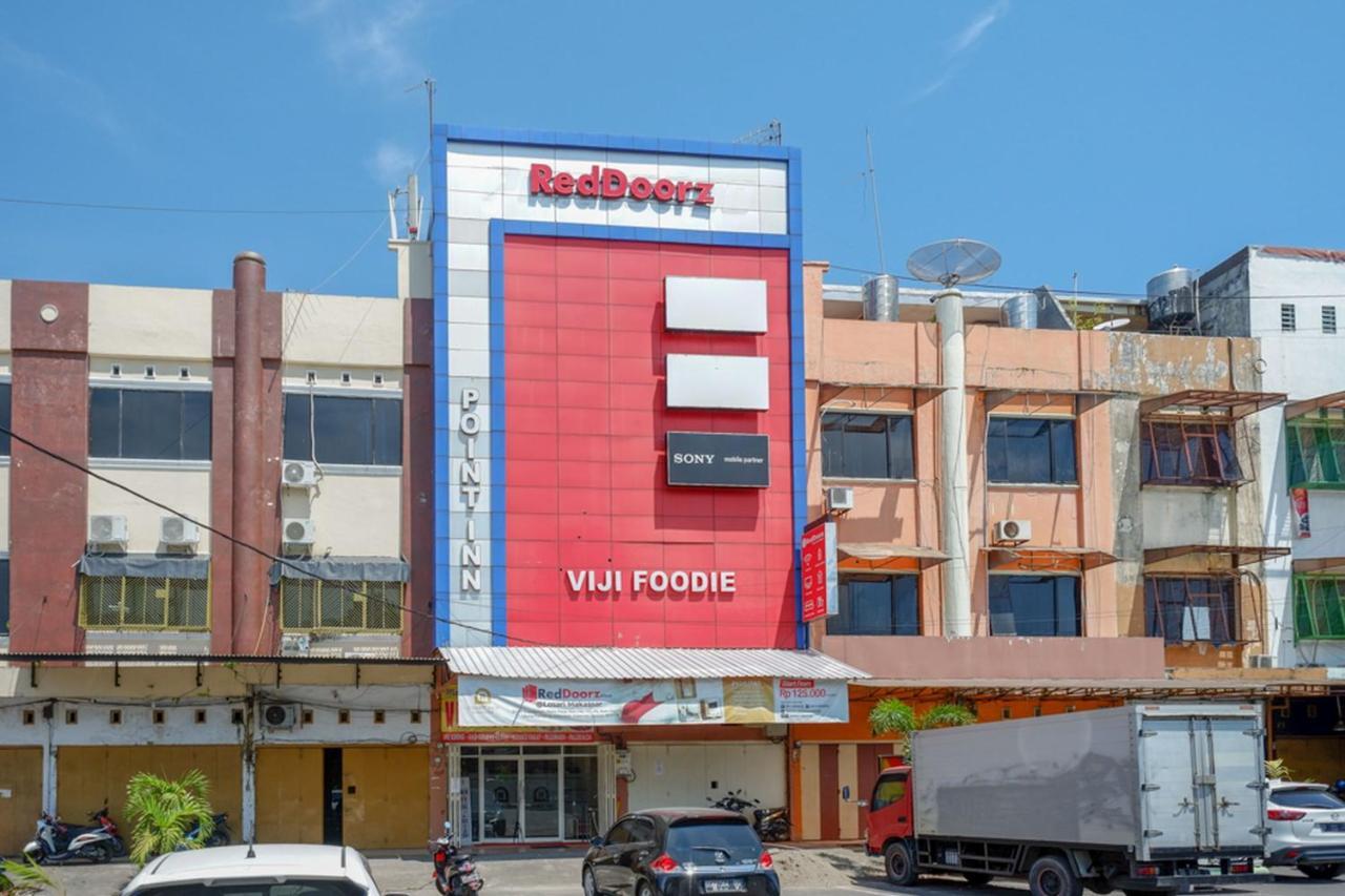 Reddoorz Plus @ Losari Makassar Eksteriør billede
