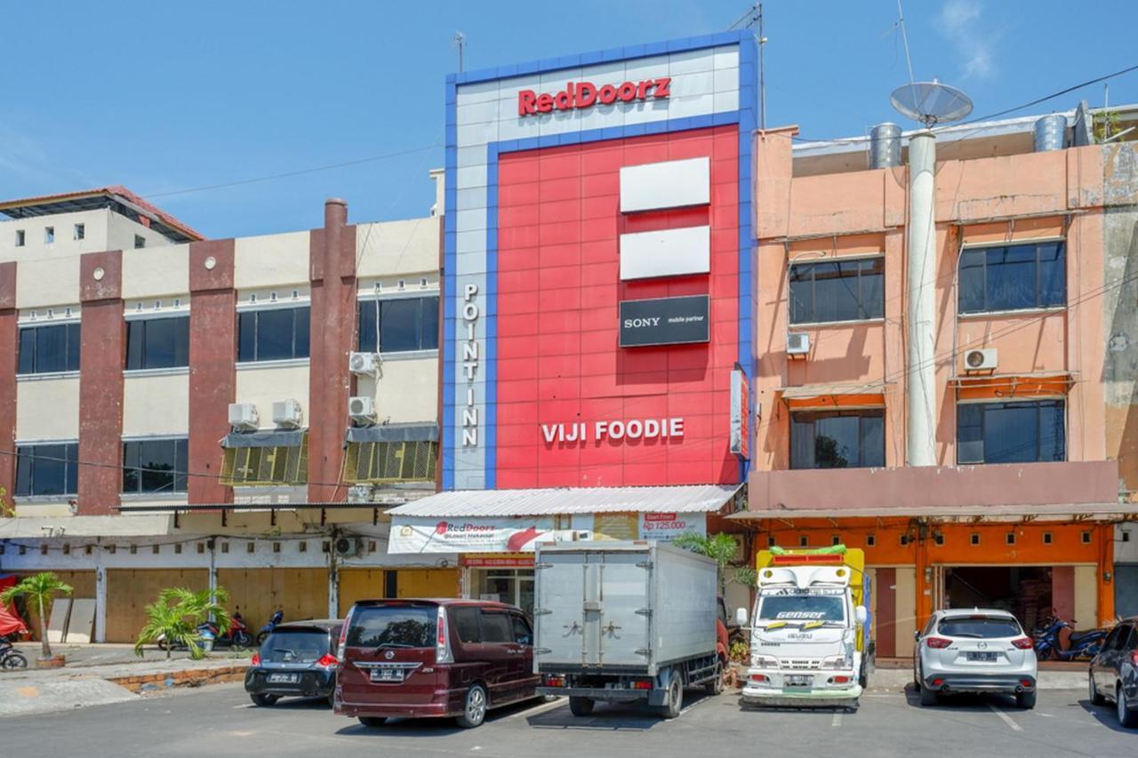 Reddoorz Plus @ Losari Makassar Eksteriør billede